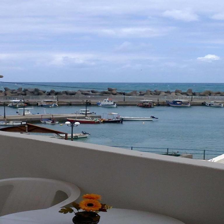 Apartamento Kiveli Mílatos Exterior foto